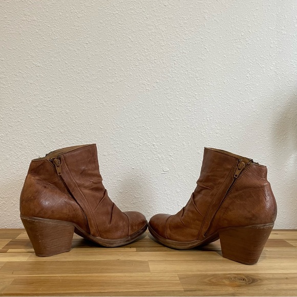 Sofft Gable Burnished 2 1/2" Heeled Zip-Up Leather Boots/Booties Size 8.5 Womens - Picture 5 of 13